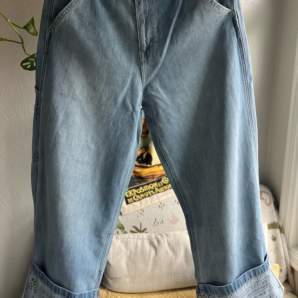 Lee x Jean-Michel Basquiat
Cuffed  Jean - Picture 5 of 10
